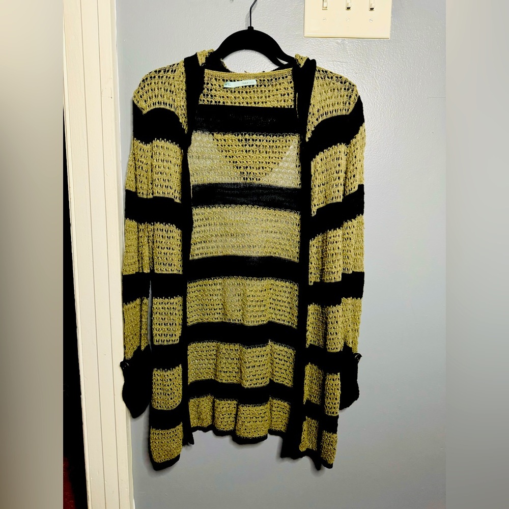 Maurice’s light green thin sweater cardigan